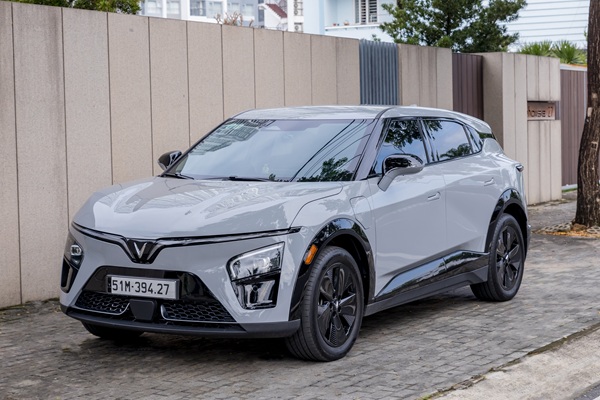 VINFAST VF 7 ECO